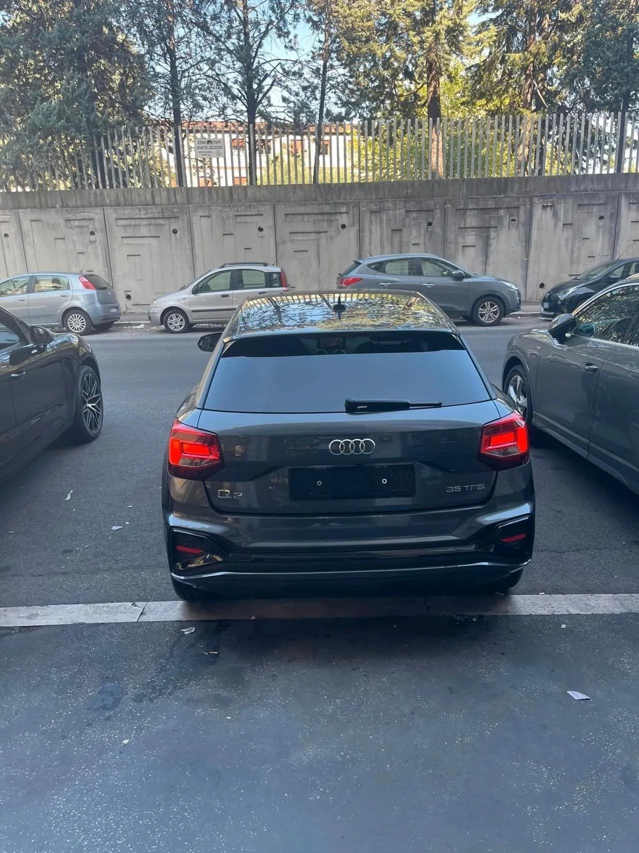 AUDI Q2 35 TFSI S line Edition Image 6