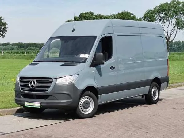 Mercedes-Benz Sprinter 316 L2H2 MBUX Camera RWD Image 2