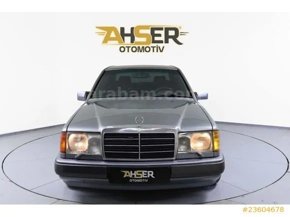 Mercedes-Benz 200 E Image 6